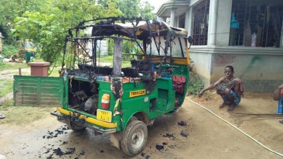 Man who purchased an auto by selling his land for livelihood, was burnt by miscreants at Jogendranagar, Agartala